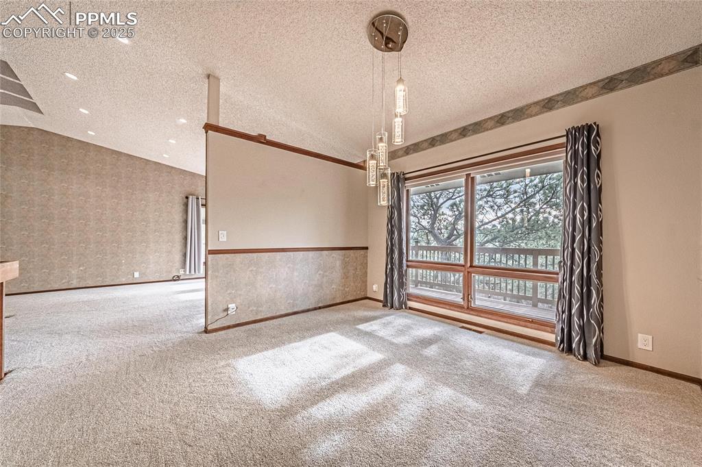 Image 27 of 49: Dining Room