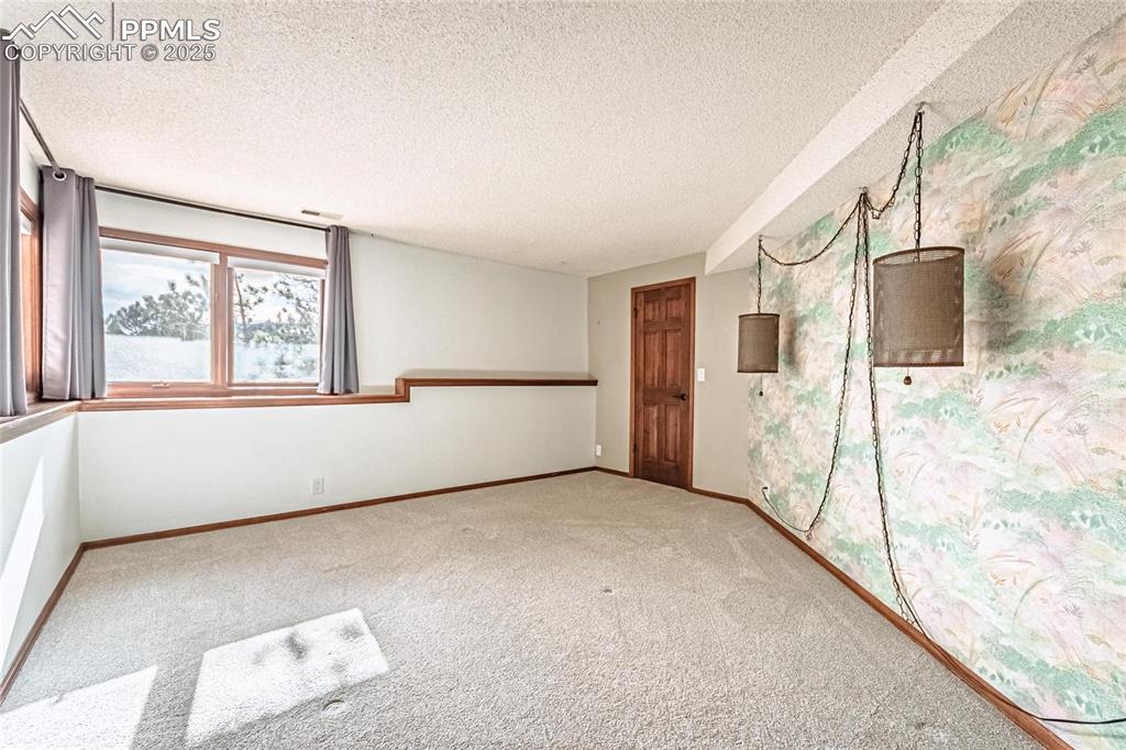 Image 38 of 49: Bedroom