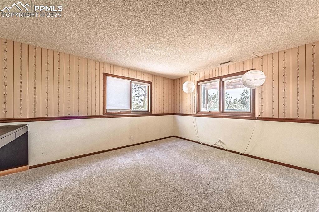 Image 40 of 49: Bedroom