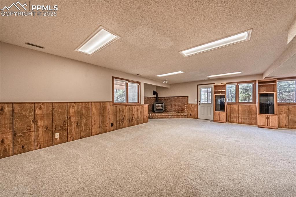 Image 41 of 49: Family Room