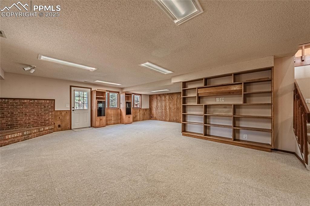 Image 42 of 49: Family Room