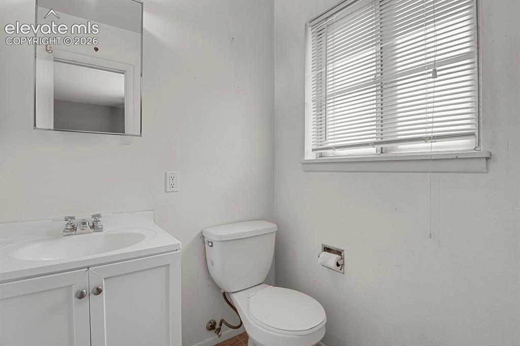 Image 21 of 46: Primary Bedroom Ensuite Bathroom