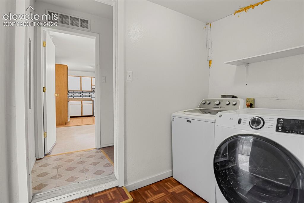 Image 22 of 46: Main Level Laundry Room