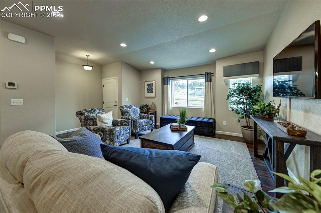 Listing 3787331, Image 4 of 13