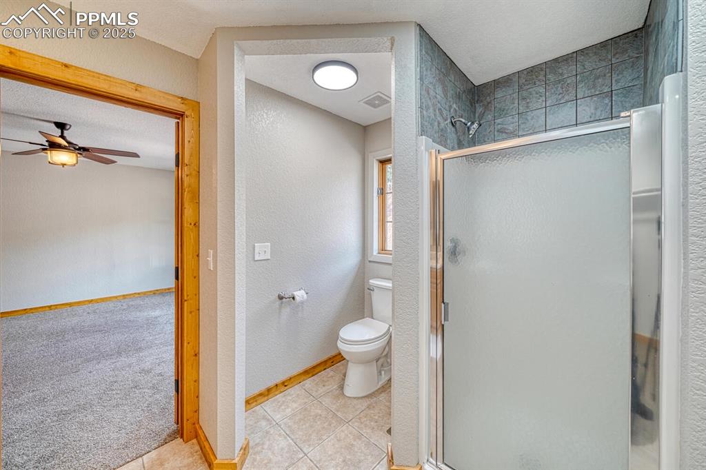 Image 22 of 48: Bathroom