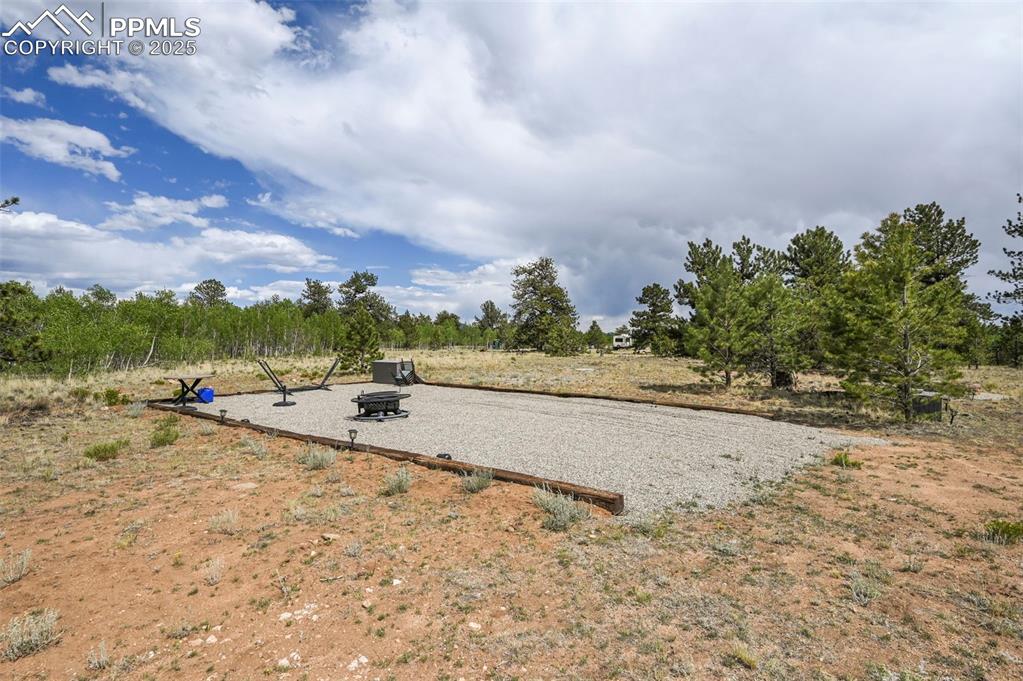Image 9 of 44: Yard