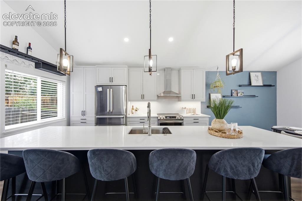 Image 11 of 50: Kitchen
