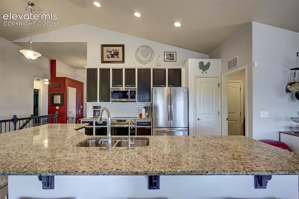 Image 11 of 50: Kitchen