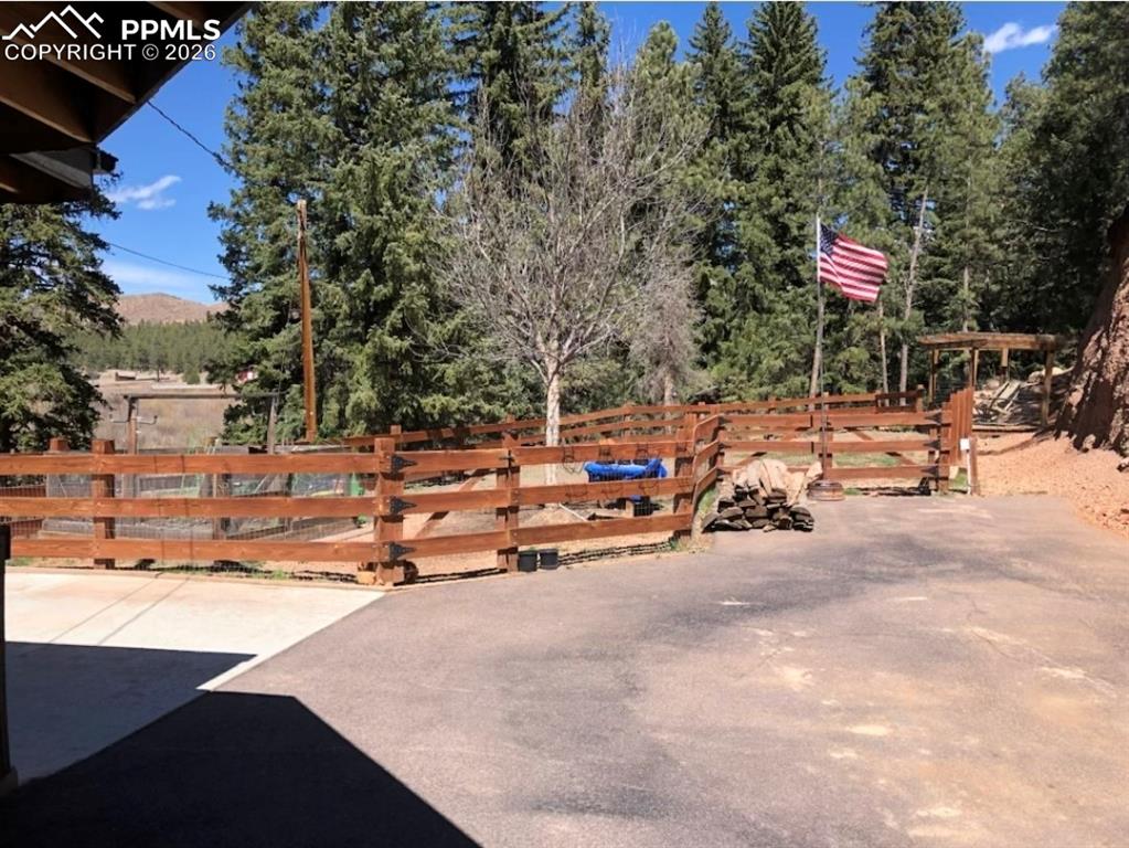 Image 9 of 14: Patio