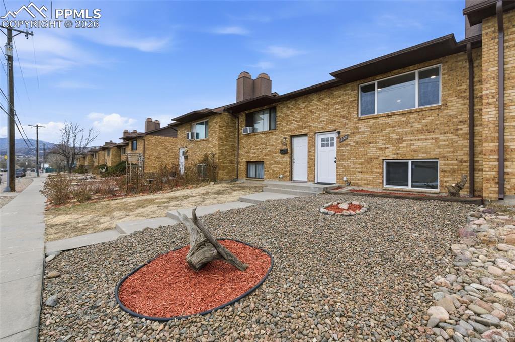 Image 2 of 23: Back of Structure