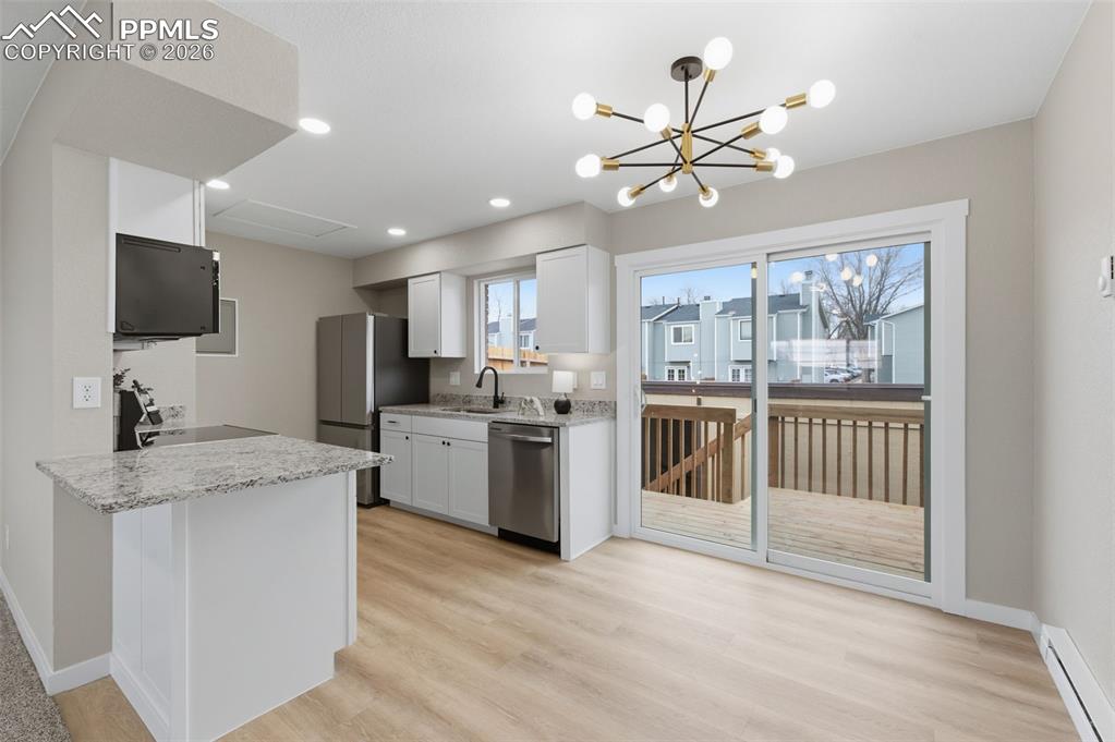 Image 7 of 23: Kitchen