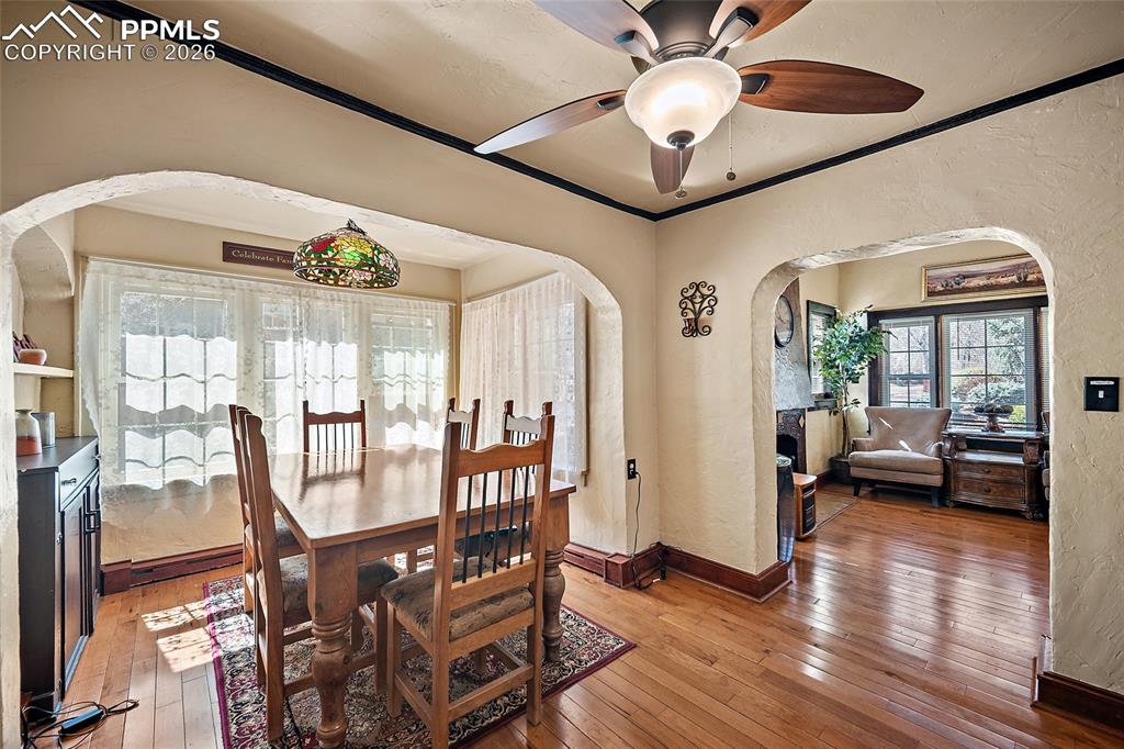 Image 12 of 48: Dining Area