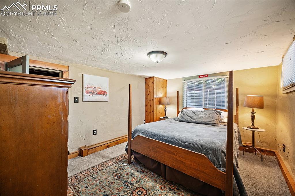 Image 17 of 48: Bedroom