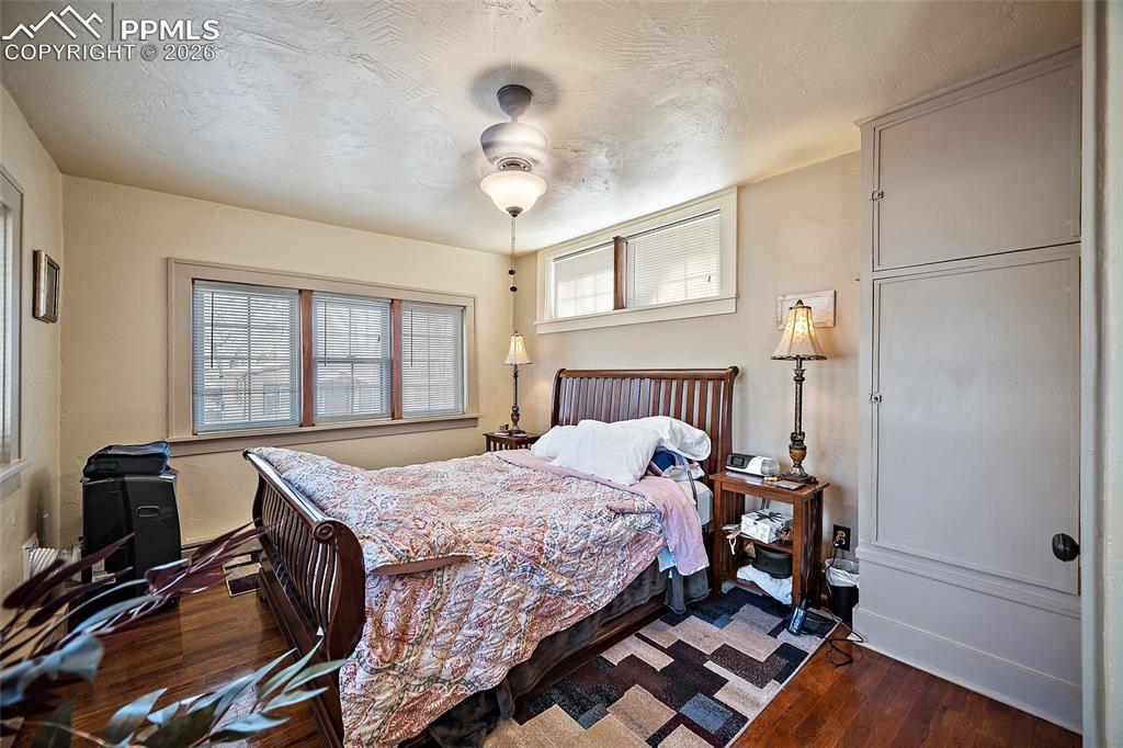 Image 20 of 48: Bedroom