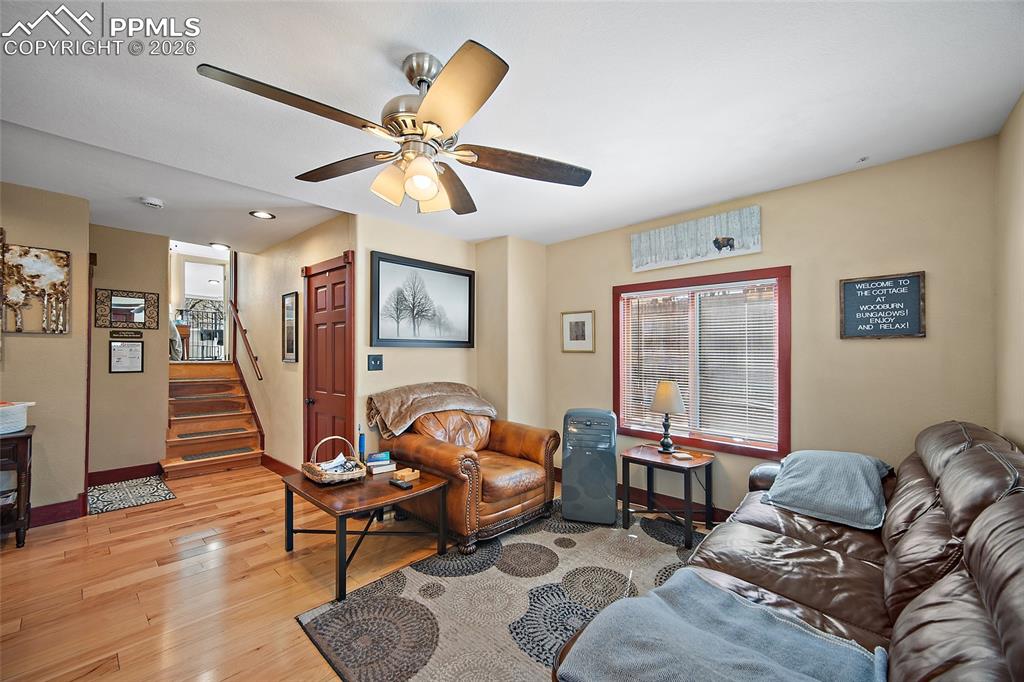 Image 32 of 48: Living Room