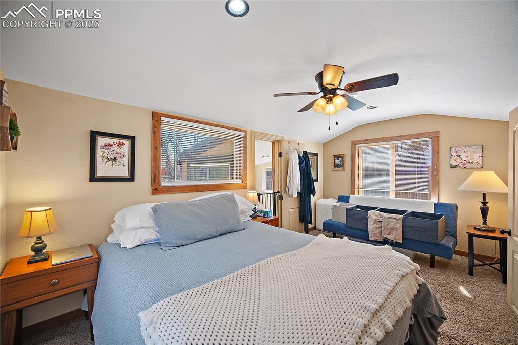 Image 41 of 48: Bedroom