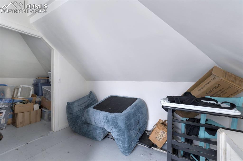 Image 14 of 38: Loft