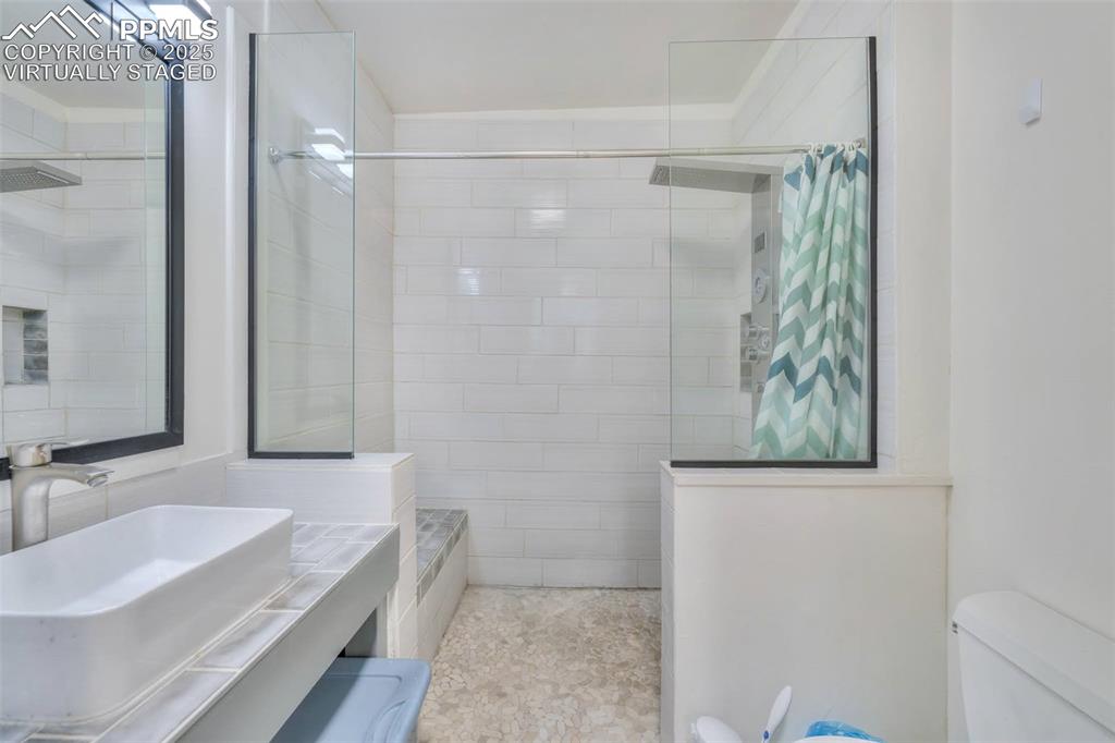 Image 9 of 38: Virtually Staged