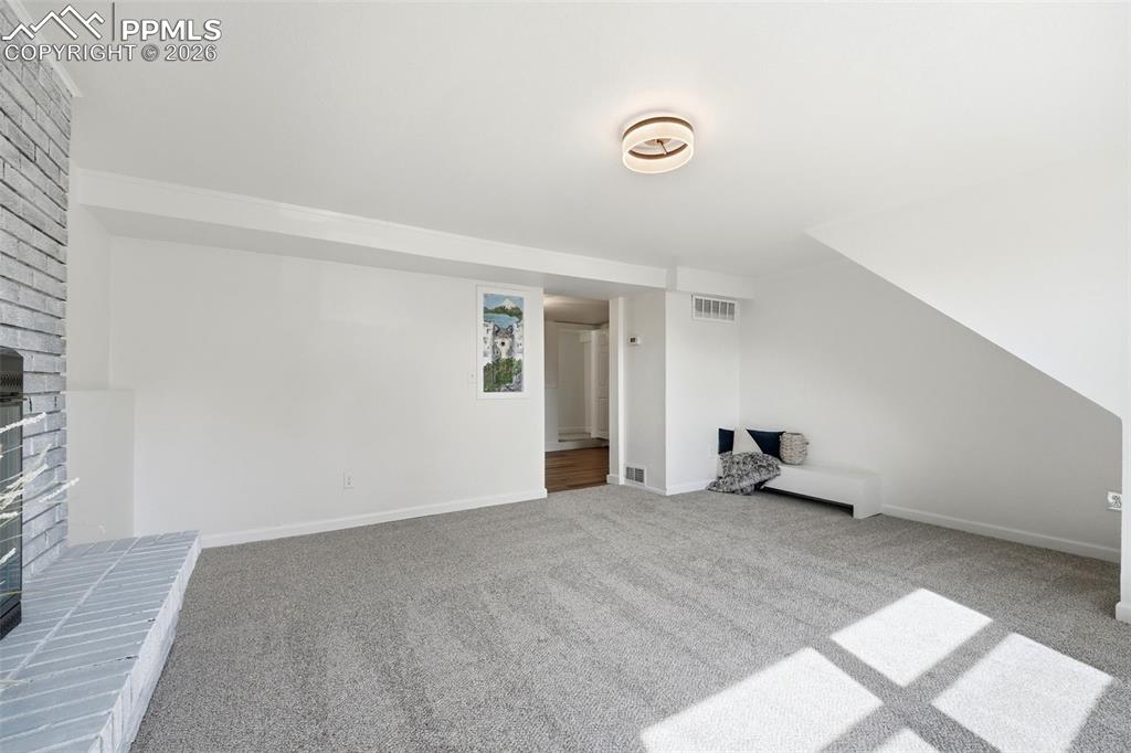Image 20 of 50: Bonus Room