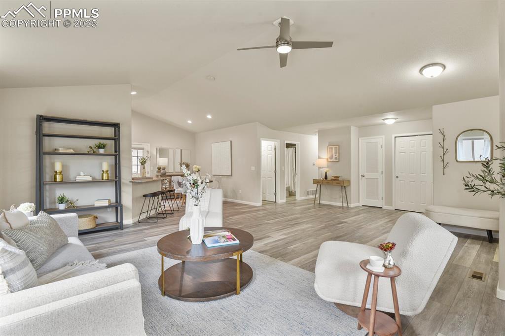 Image 4 of 19: Living Room