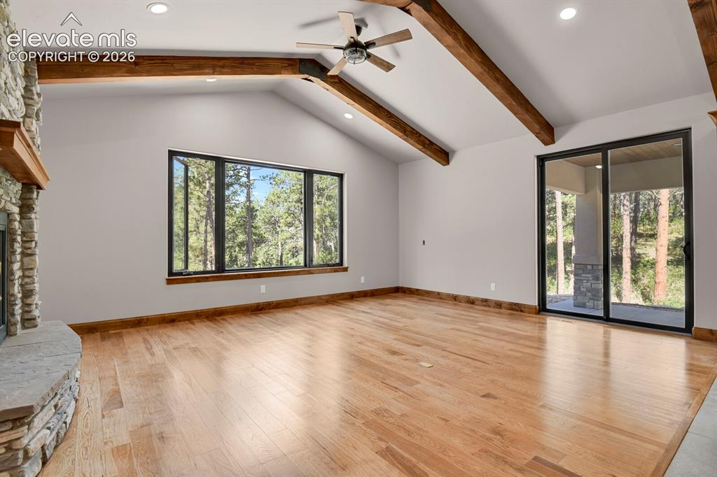 Image 10 of 50: Living Room