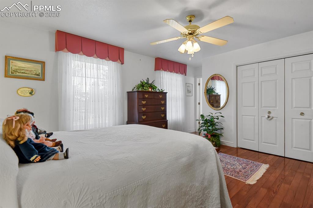 Image 22 of 50: Master Bedroom