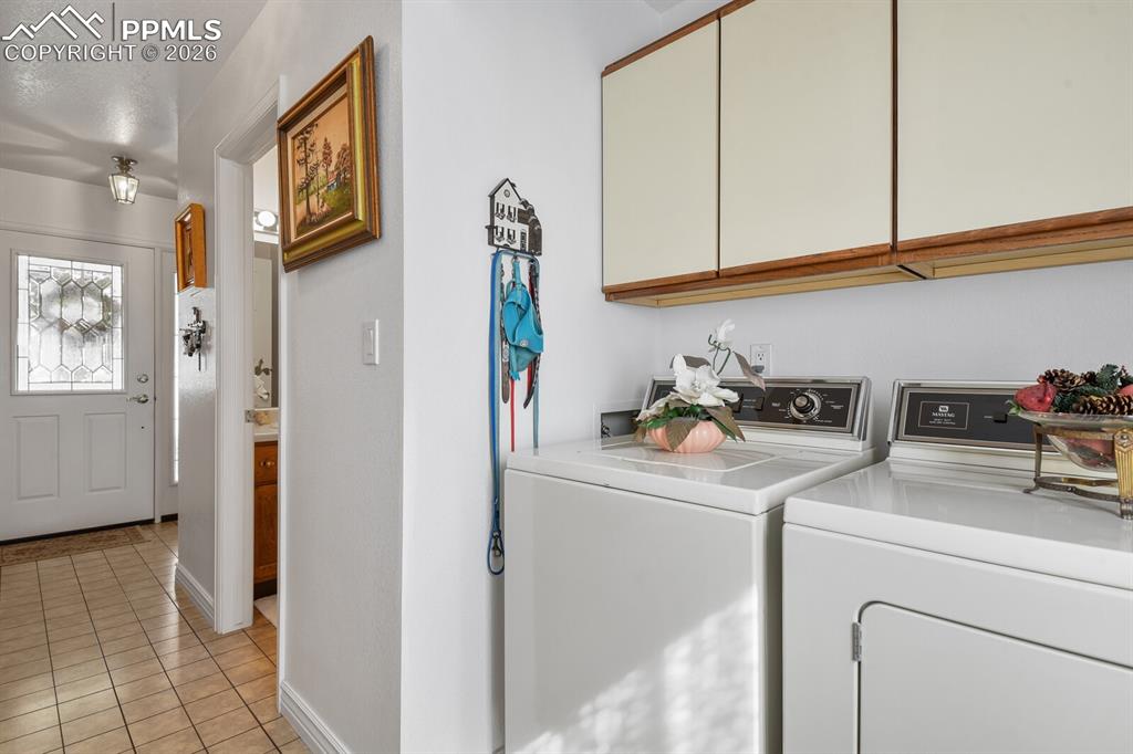 Image 27 of 50: Laundry