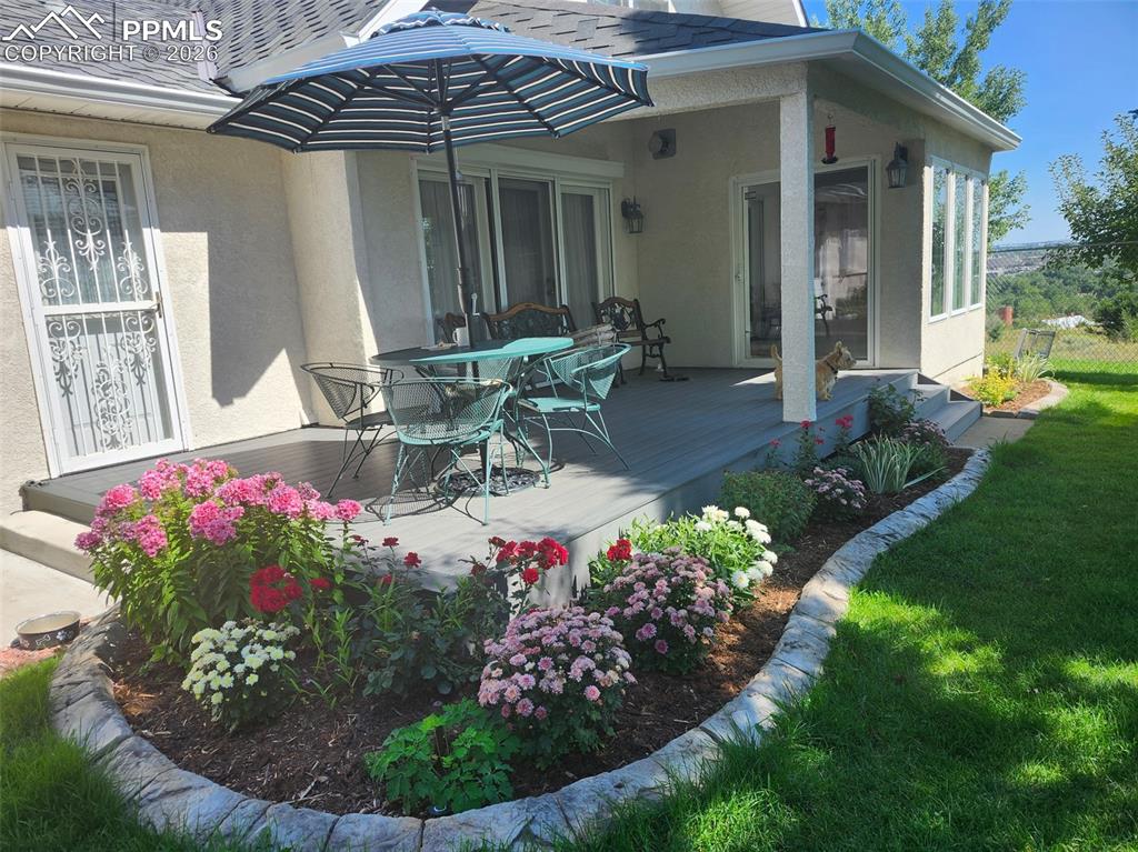 Image 40 of 50: Back of Structure