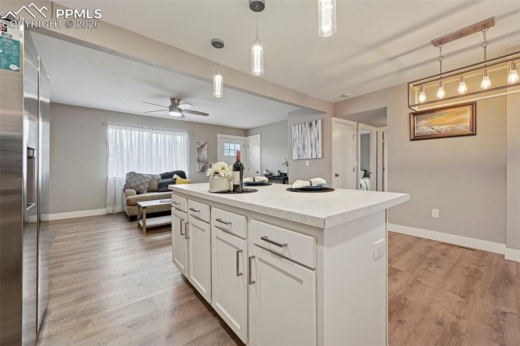 Image 11 of 24: Kitchen