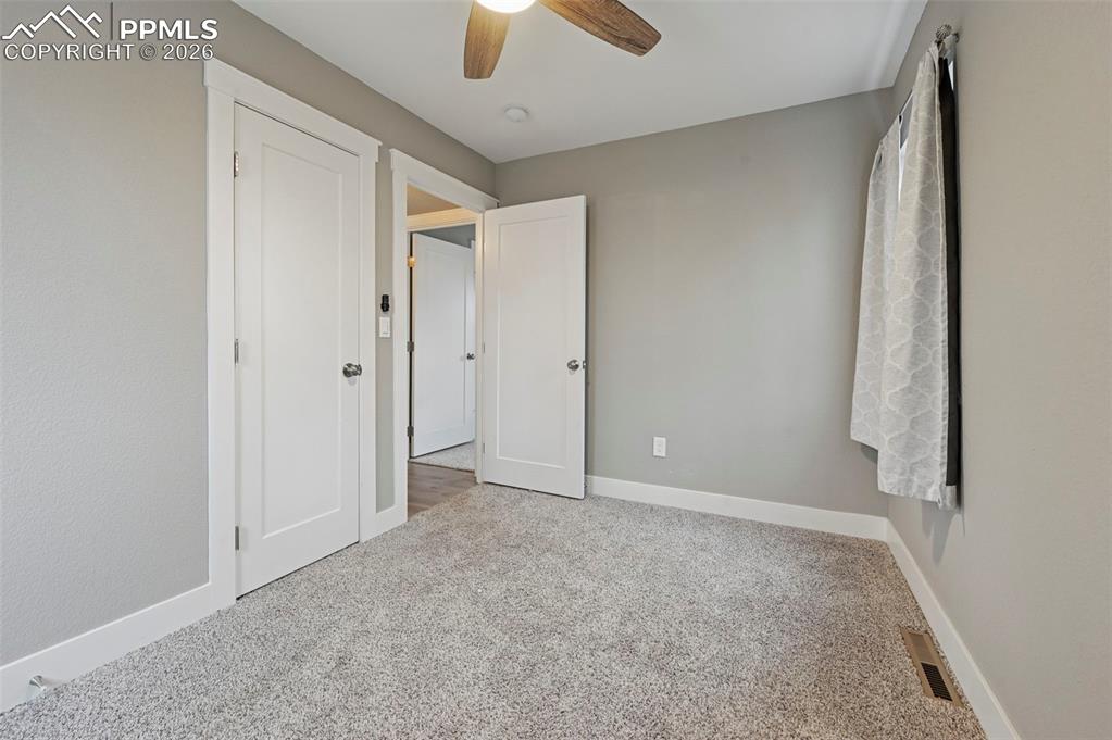 Image 17 of 24: Bedroom