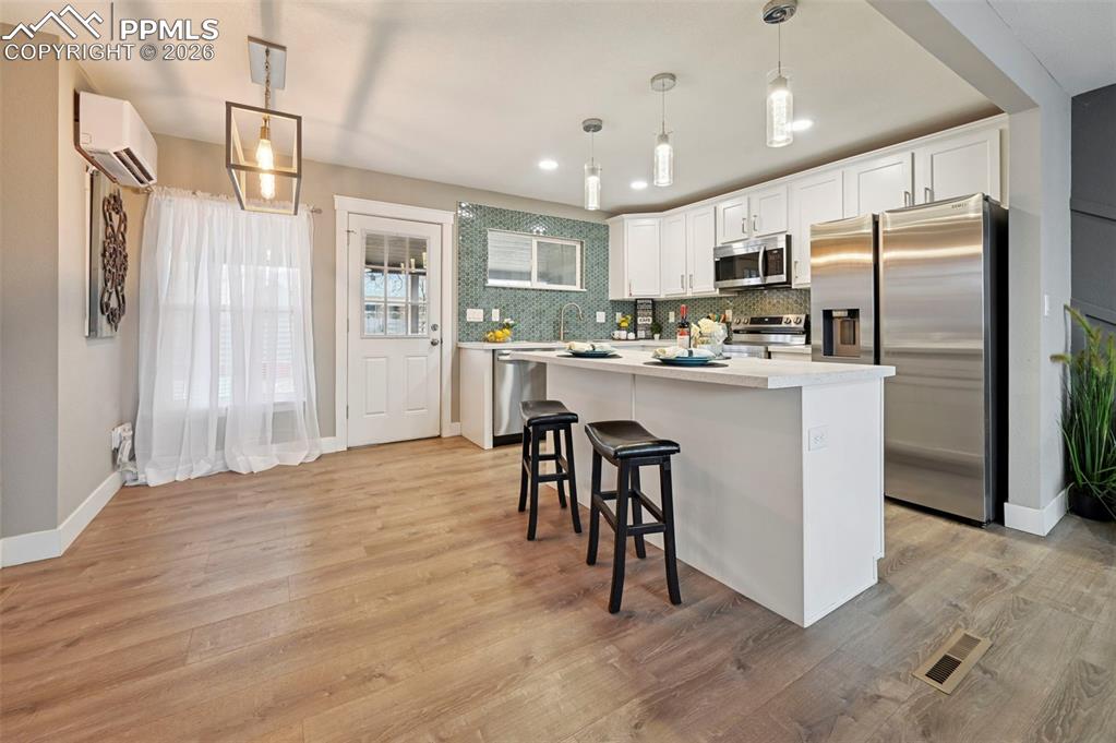 Image 8 of 24: Kitchen