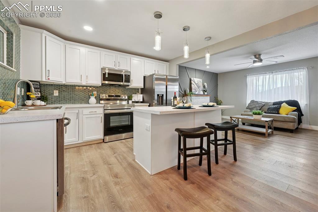 Image 9 of 24: Kitchen