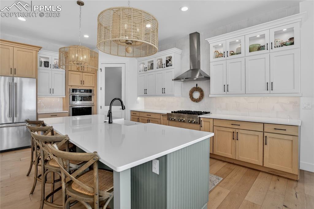 Image 11 of 49: Kitchen