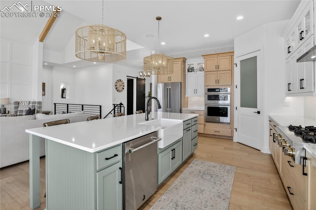 Image 12 of 49: Kitchen