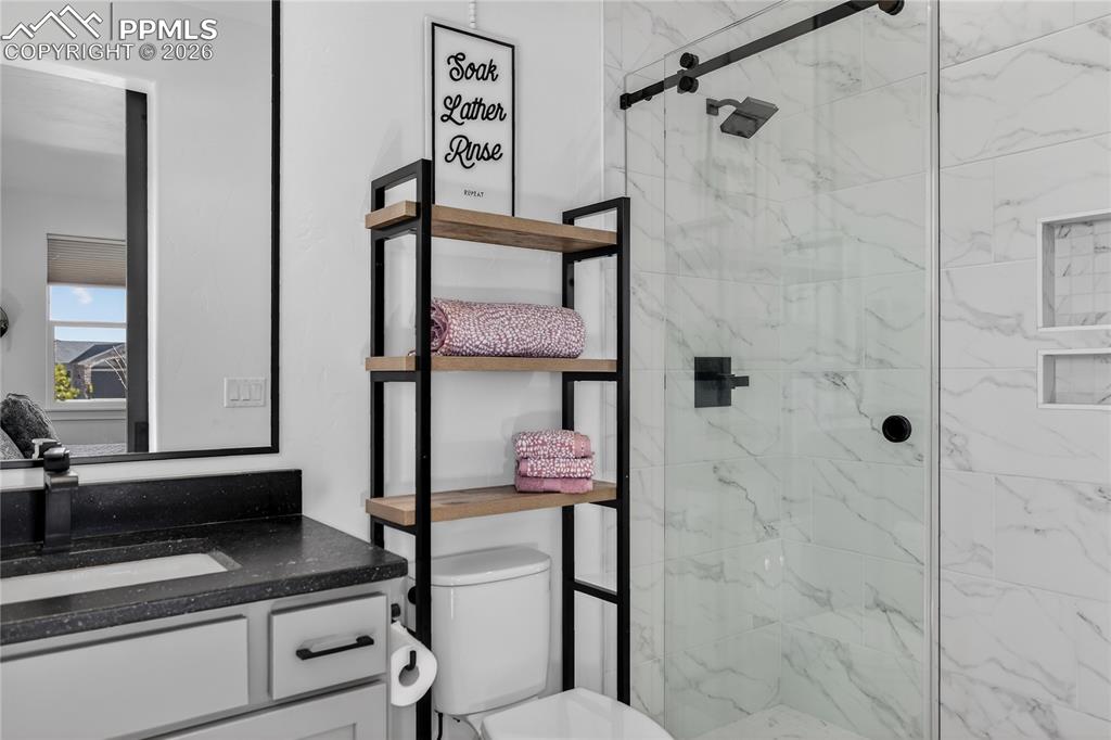 Image 24 of 49: Main floor ensuite Guest Bath