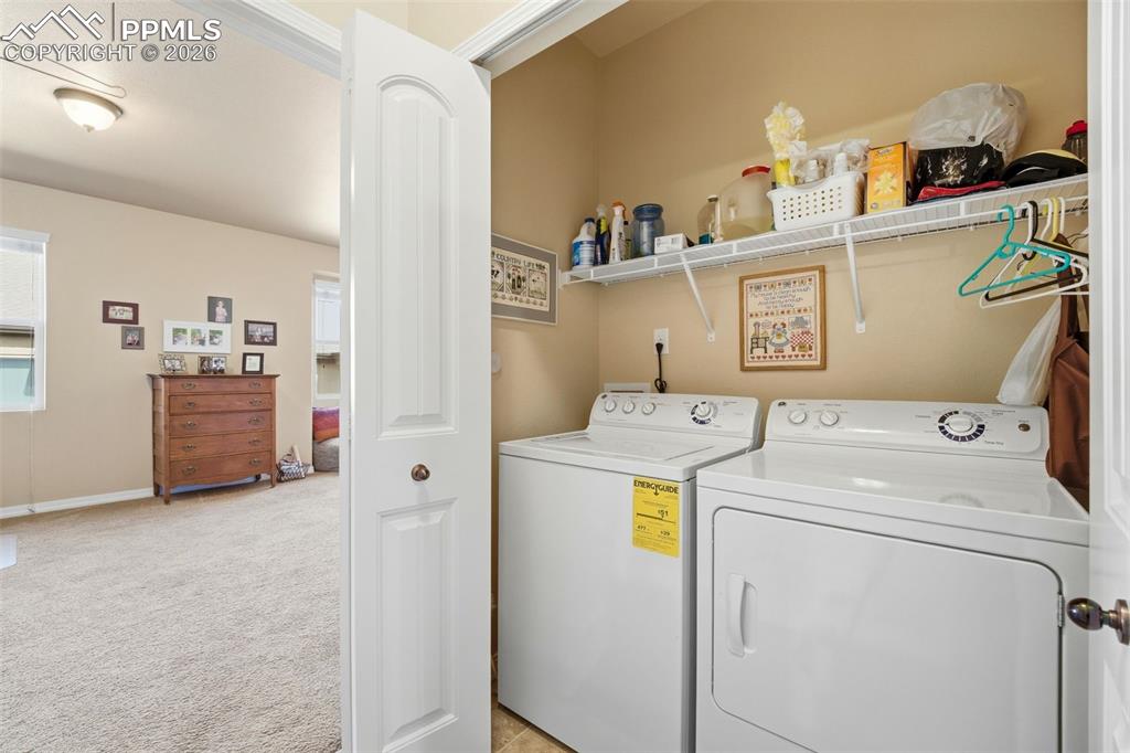 Image 15 of 50: Laundry