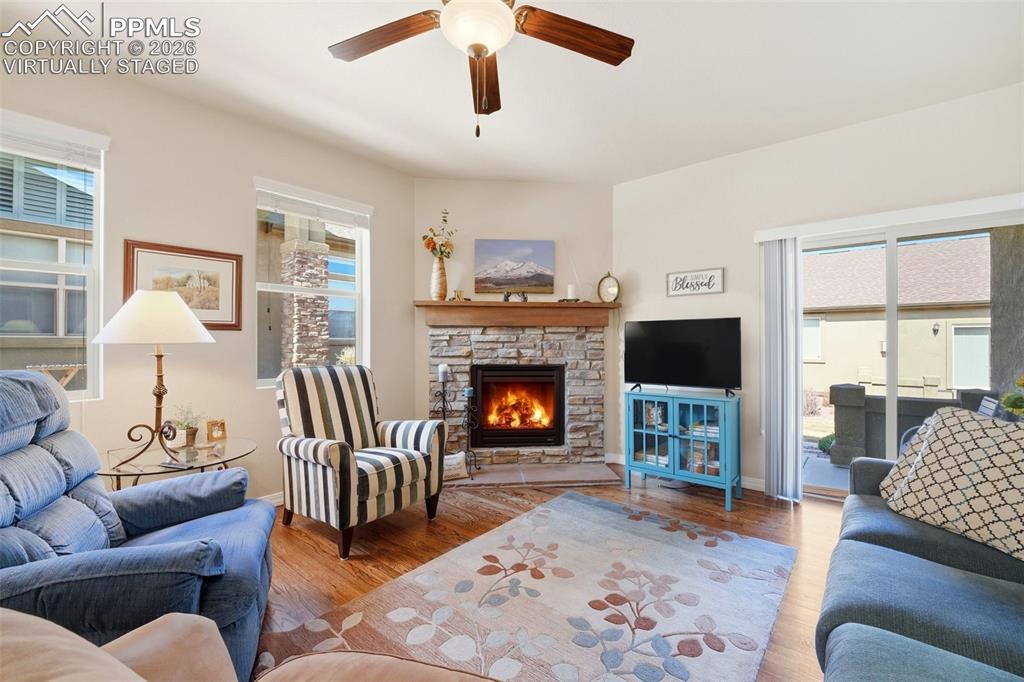 Image 5 of 50: VIRTUALLY STAGED - FLAMES IN FIREPLACE