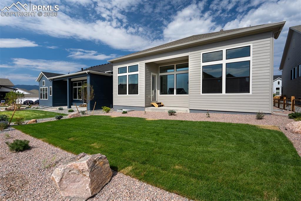 Image 35 of 38: Back of Structure