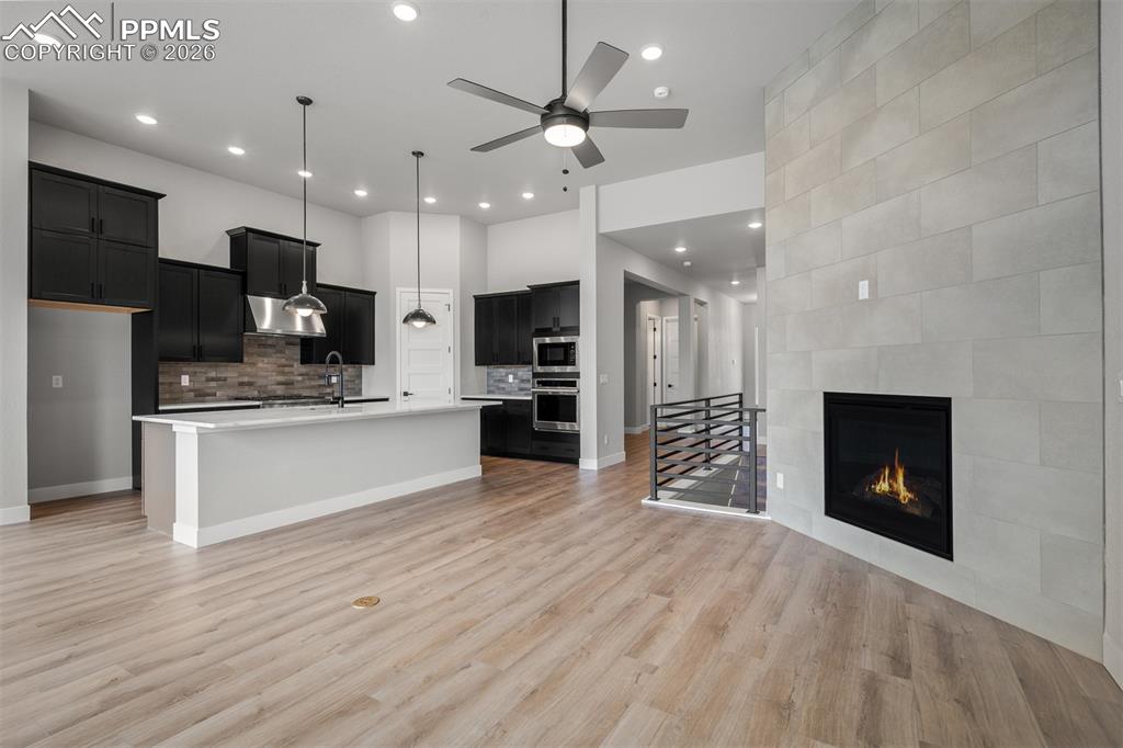 Image 8 of 38: Kitchen