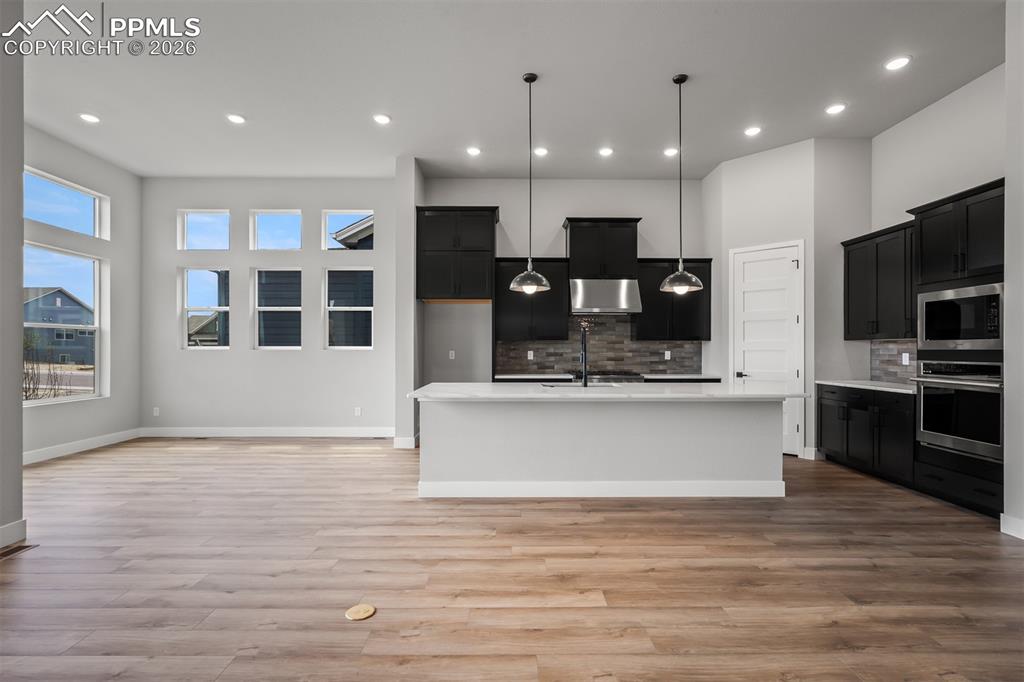 Image 9 of 38: Kitchen