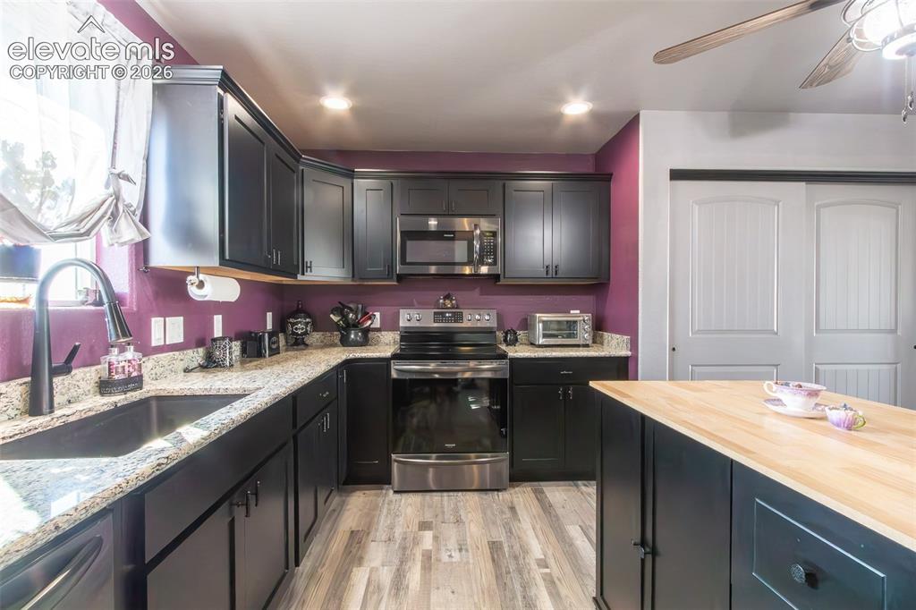 Image 8 of 44: Kitchen