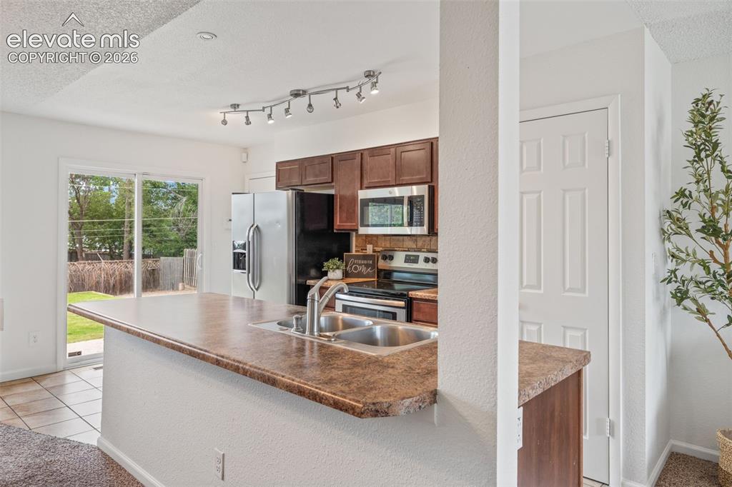 Image 12 of 49: Kitchen