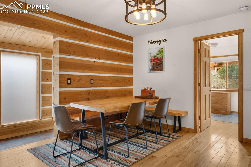 Image 10 of 37: Kitchen