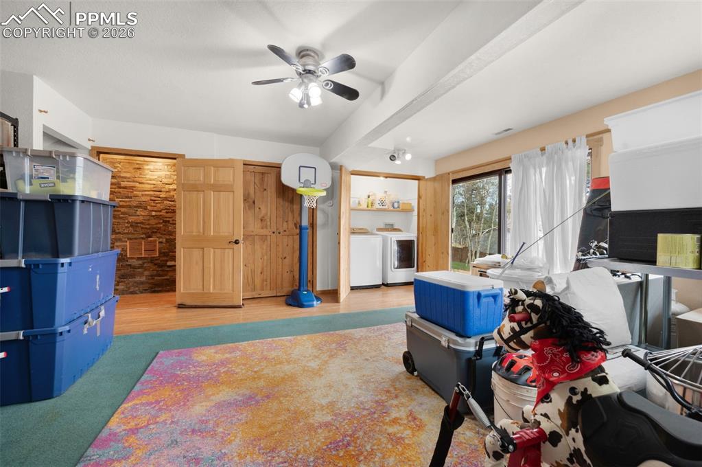 Image 23 of 37: Bathroom