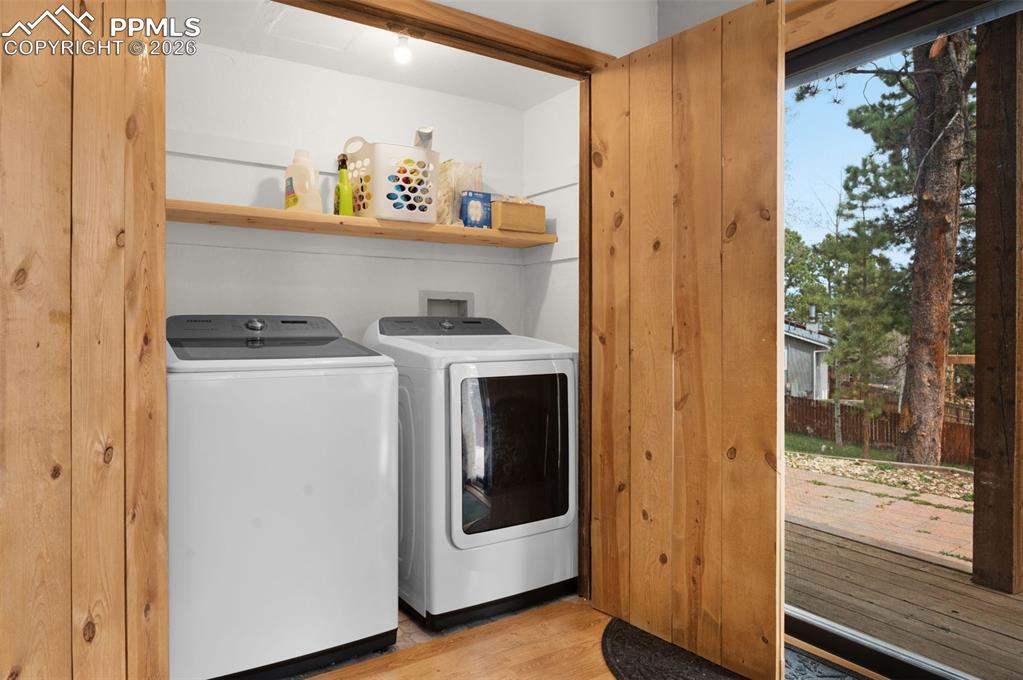 Image 24 of 37: Bedroom