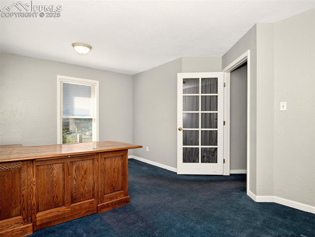 Image 9 of 17: Unfurnished office 