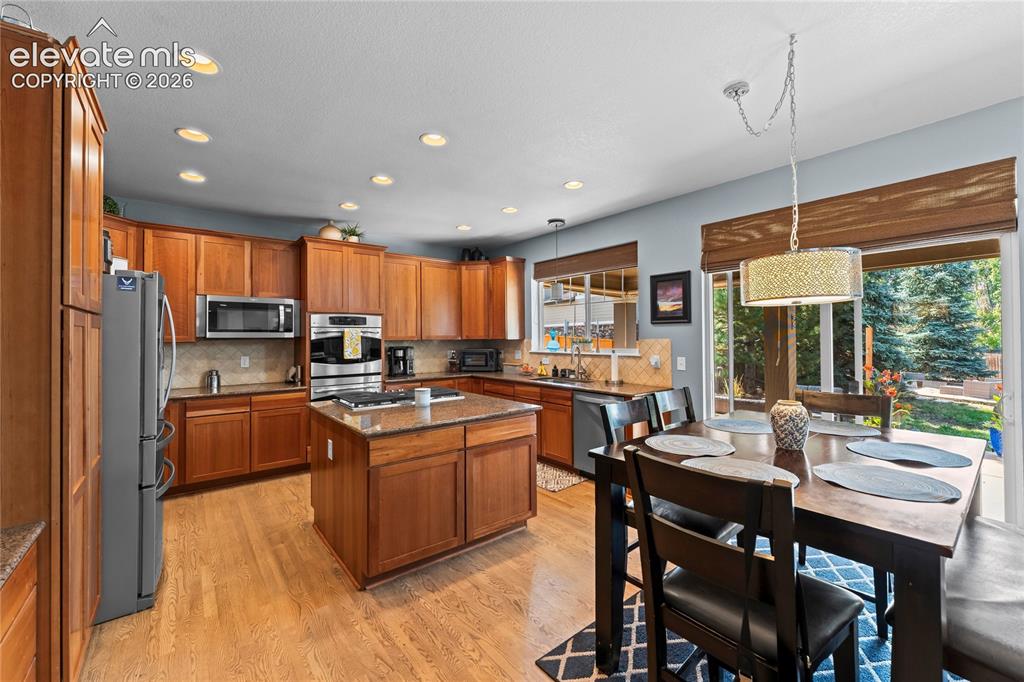 Image 12 of 48: Kitchen