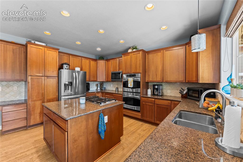 Image 13 of 48: Kitchen