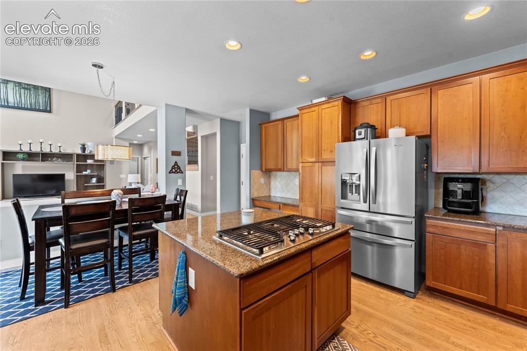 Image 14 of 48: Kitchen