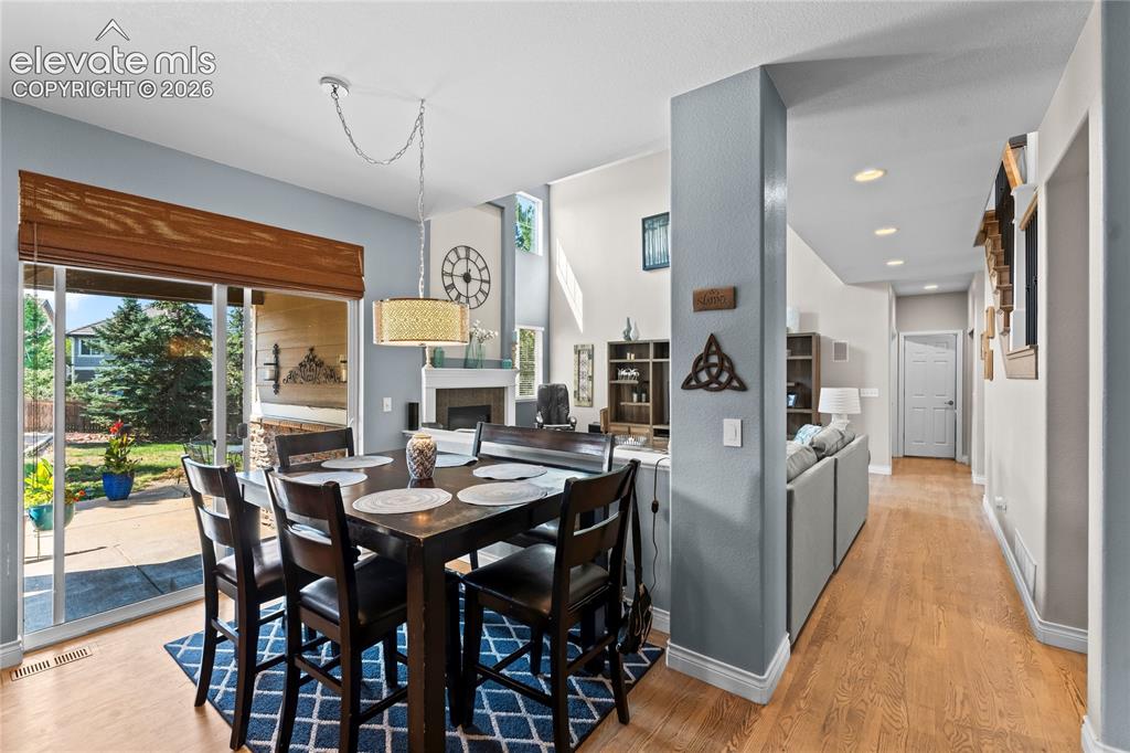 Image 16 of 48: Dining Area
